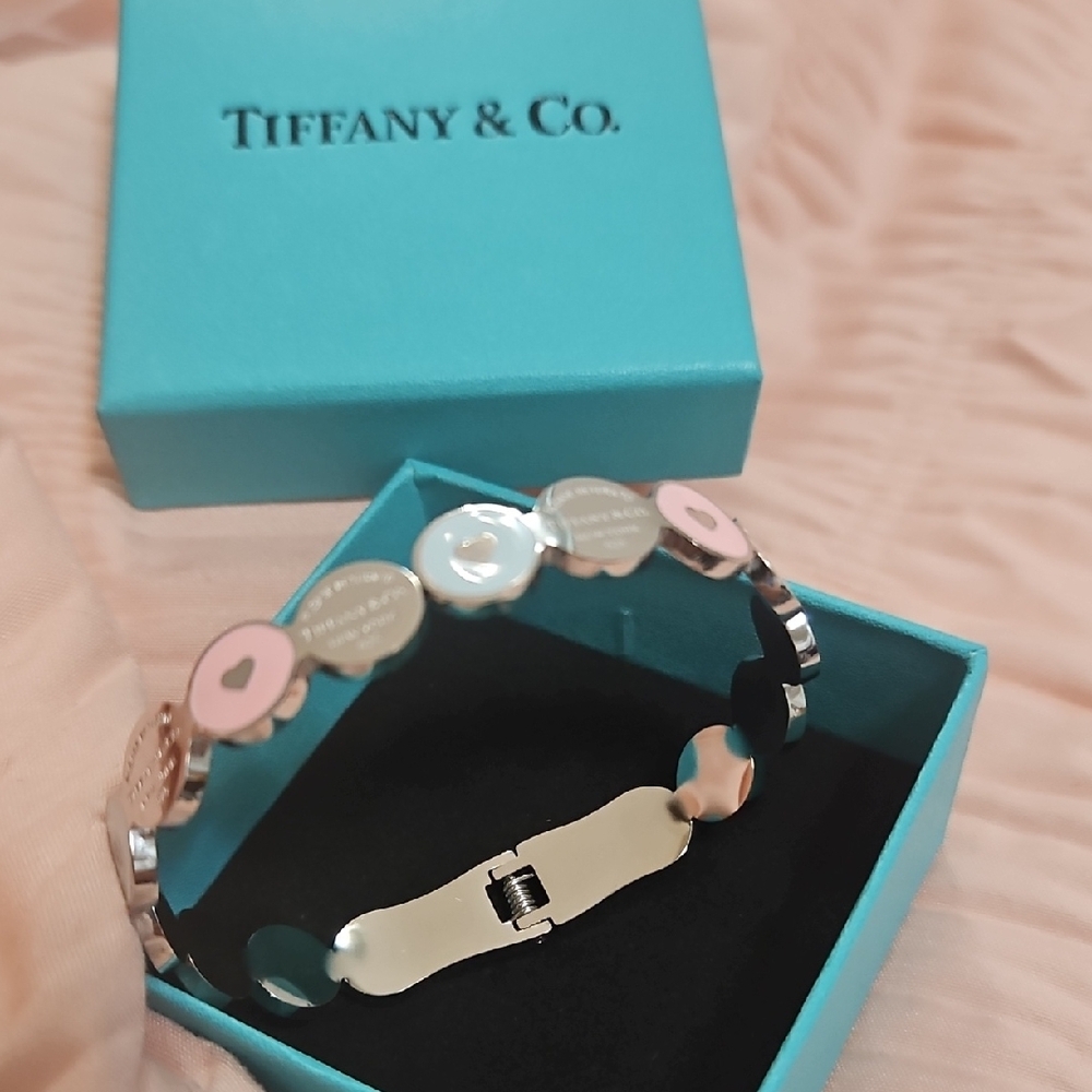 T & Co. Inspired Silver and Pink Charm Bracelet New